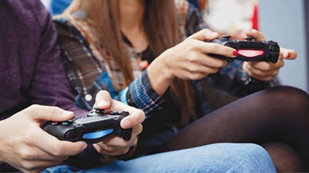 Usano il bonus cultura per PlayStation e smartphone, nei guai 2500 diciottenni