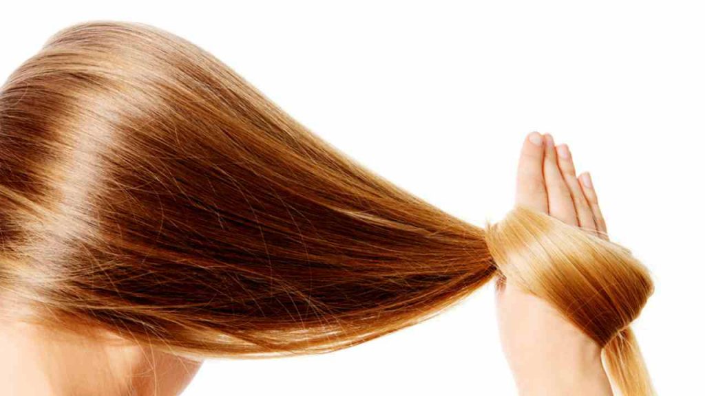 I segreti per avere capelli lucenti , forti e morbidi con rimedi casalinghi.
