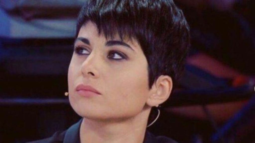 Amici, ricordate Giordana Angi con i capelli rosa? Divina [FOTO]