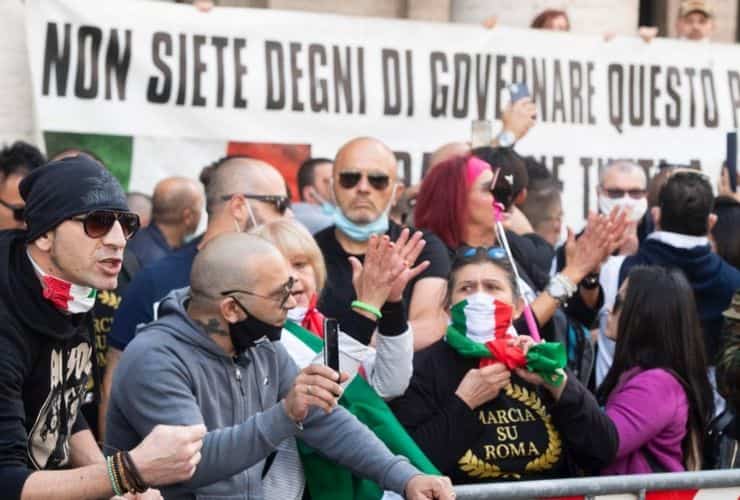 manifestazione contro coronavirus a roma