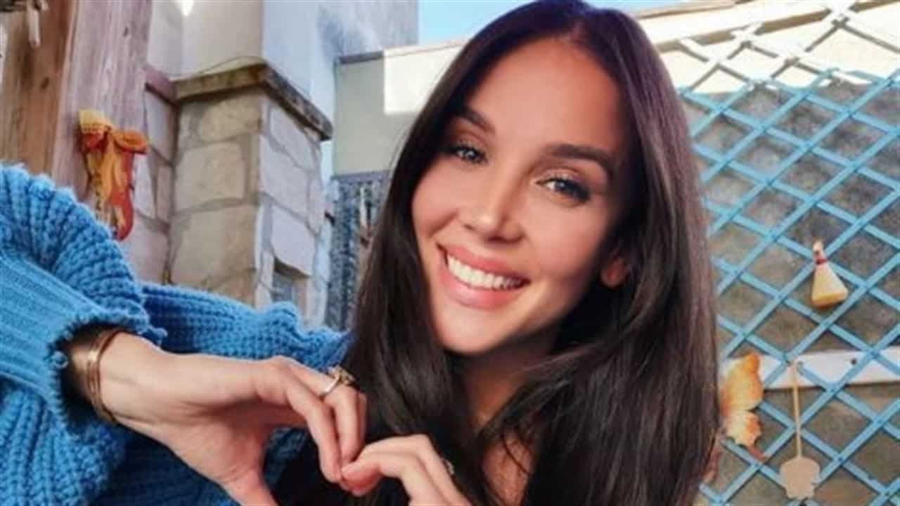 Paola di Benedetto, taglio di capelli fai da te il nuovo look casalingo