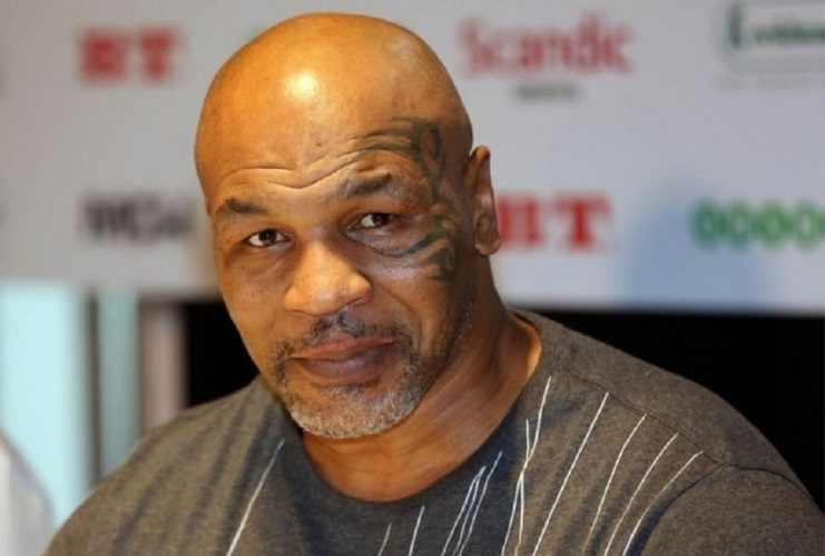 Mike Tyson torna sul ring