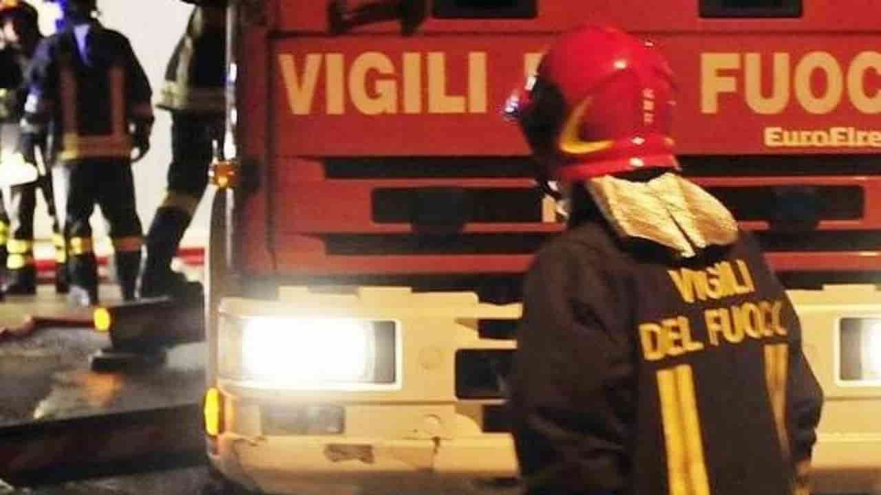 vigili del fuoco - incendio cagli - muore roberto girelli