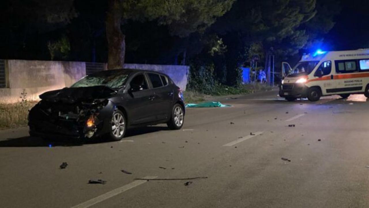 Auto travolge scooter: morta una 15enne, grave il suo amico