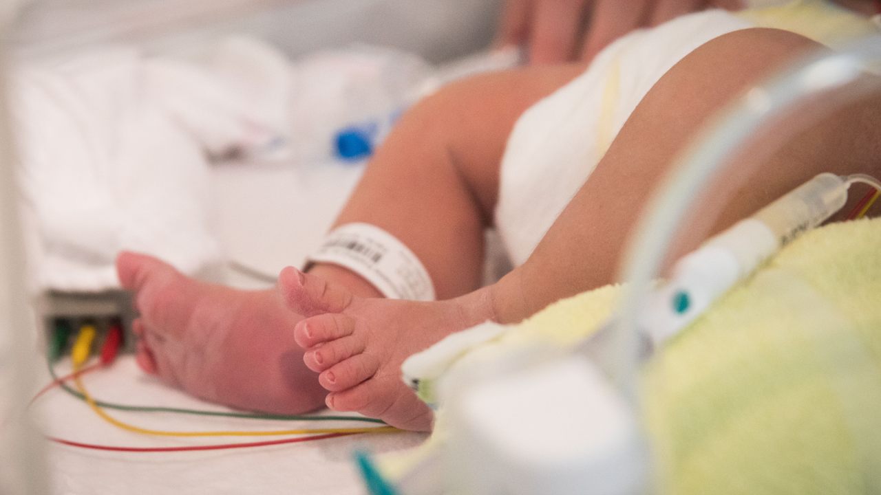 Batterio killer attacca i neonati: morti inspiegabili e danni ai neuroni