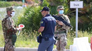 Focolaio Mondragone, 49 contagiati, alcuni irrintracciabili. De Luca chiesto contingente esercito