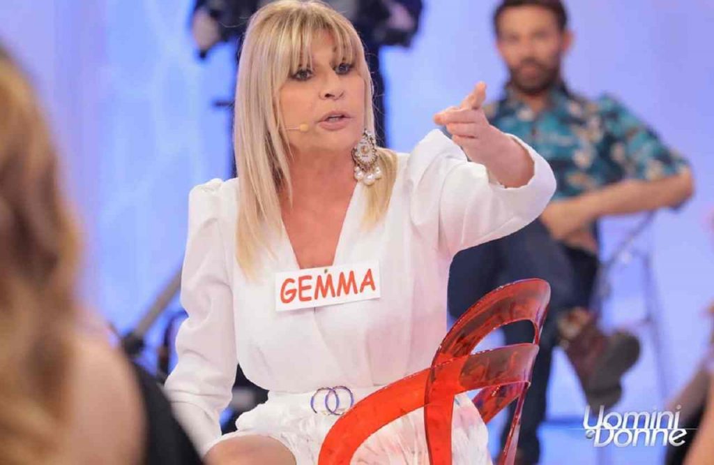 Gemma Galgani bersaglio facile | La rivolta degli ex cavalieri a Uomini e Donne