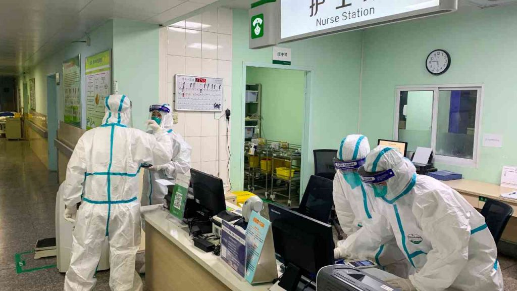 Ospedali di Wuhan affollati già a ottobre: il nuovo studio di Harvard