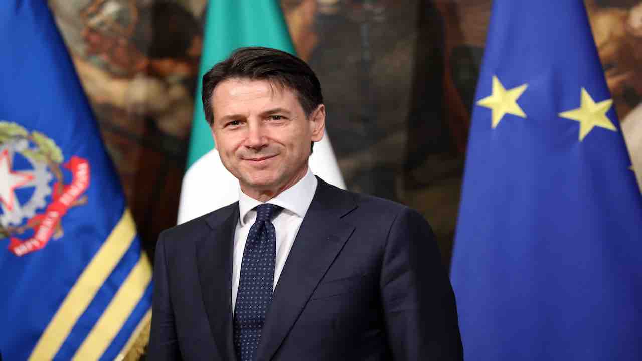 Conte su Immigrazione e Autostrade: "dossier da chiudere subito"