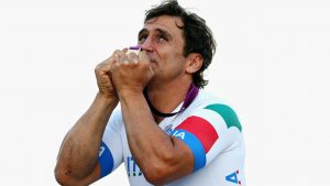 Incidente Zanardi, imprudenza fatale: stava riprendendo col telefonino