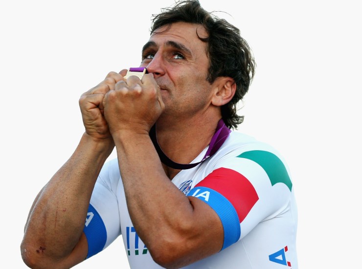 Incidente Zanardi, imprudenza fatale: stava riprendendo col telefonino