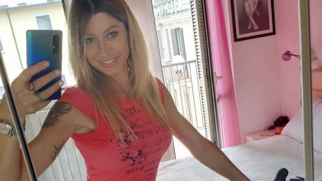 Maddalena Corvaglia dea in bikini: la 40enne è perfetta [FOTO]