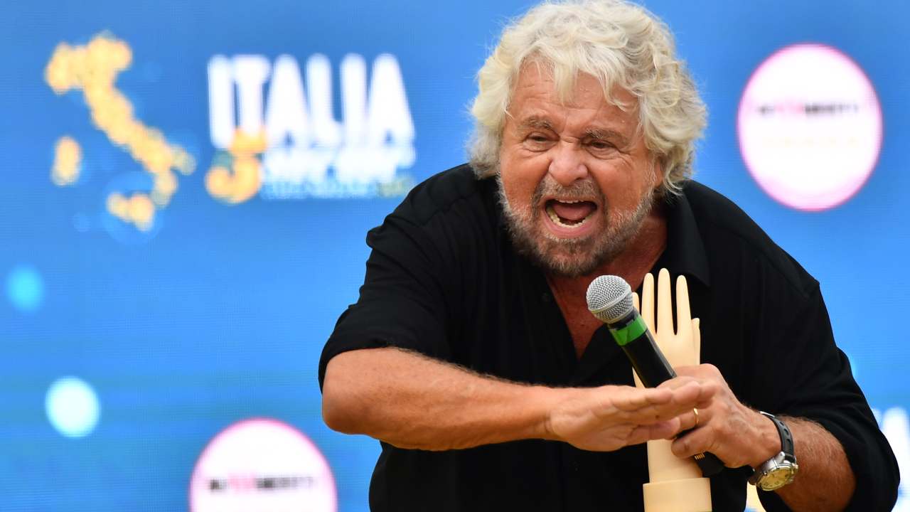 Tlc, Beppe Grillo: Open Fiber ha fallito, ci vuole rete unica