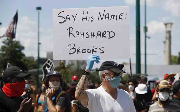 Rayshard Brooks Atlanta licenziato poliziotto