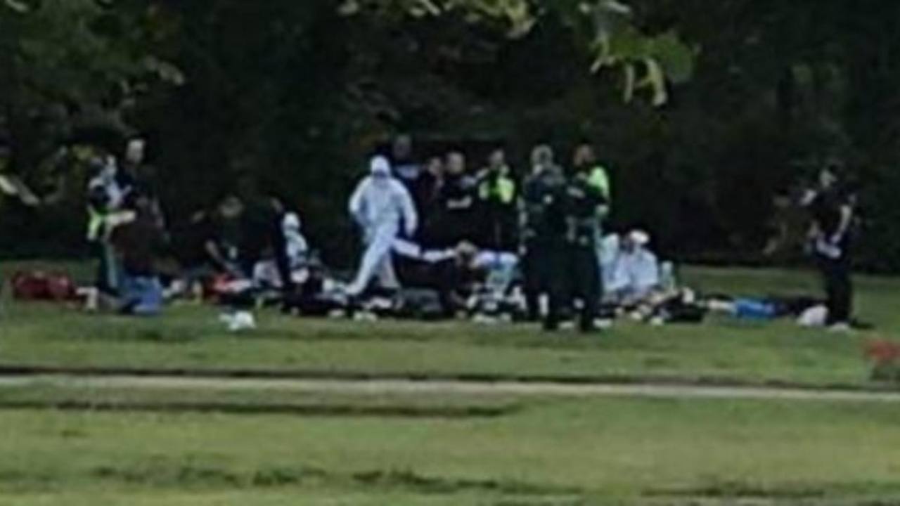 Uomo accoltella persone in un parco: 3 morti e 3 feriti. Attacco terroristico?