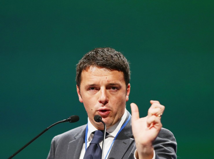 Renzi: "Sì alla separazione". Pd: "No: è in pericolo l’indipendenza dei giudici"