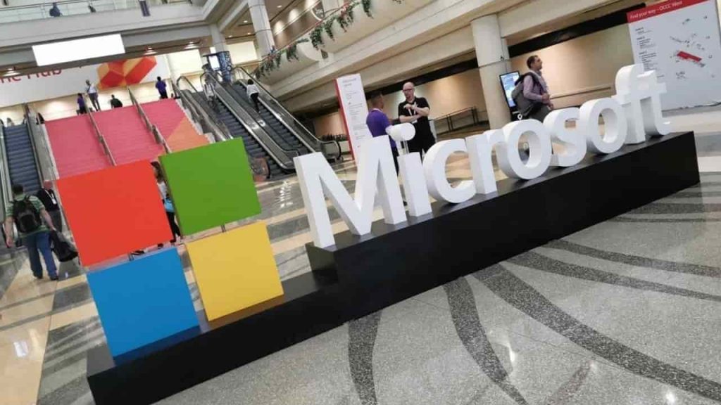 Brutto colpo per Facebook: anche Microsoft ritira la pubblicità sui social
