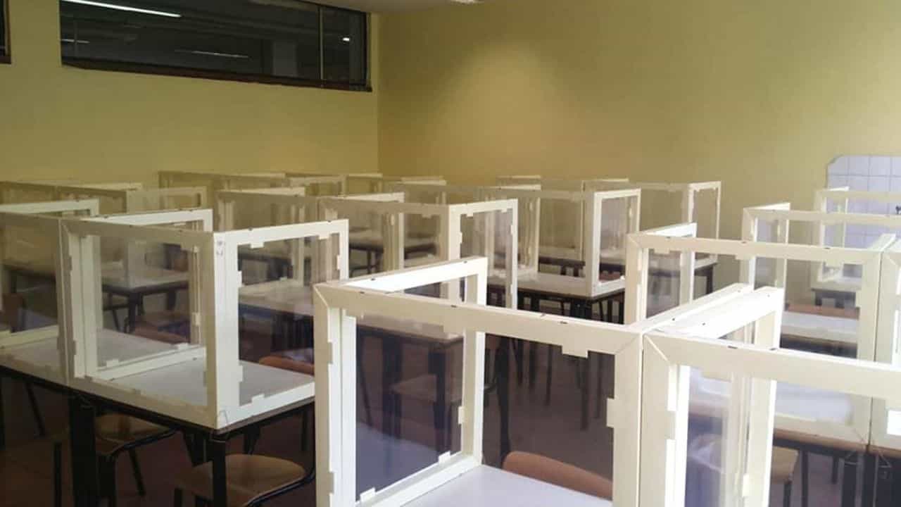 gabbie in plexiglass a scuola