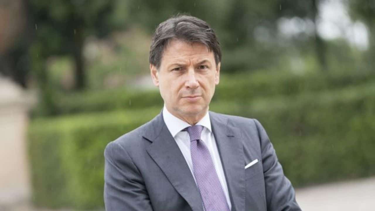 giuseppe conte - stati generali - no ai contanti