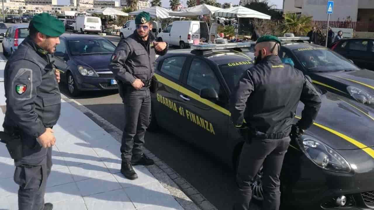 guardia di finanza - detenuti con reddito di cittadinanza