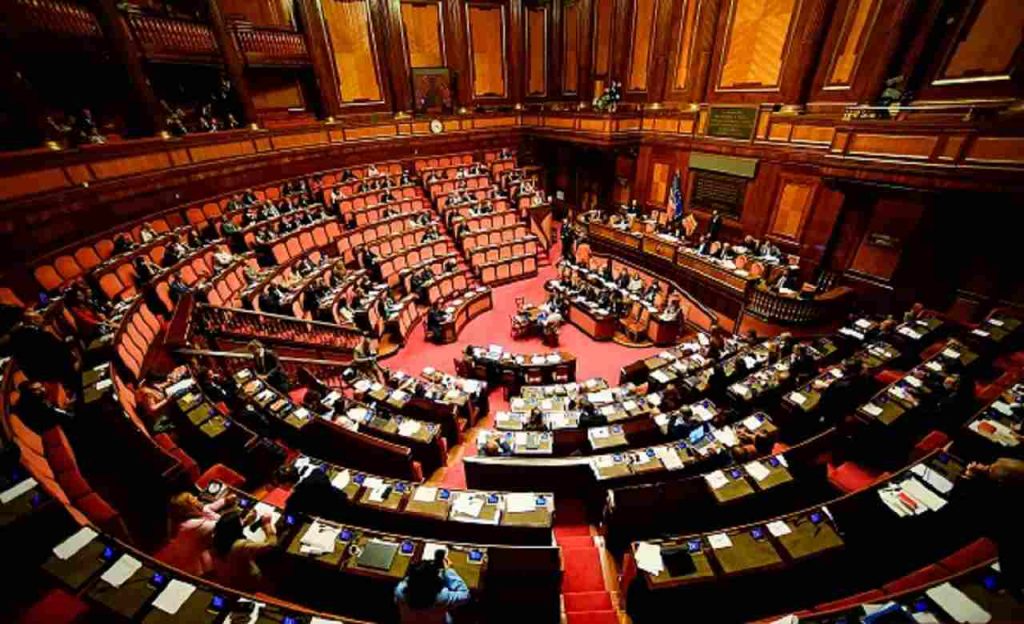 Sondaggio: Lega in testa seguita dal Pd mentre il M5S si mantiene al 18%