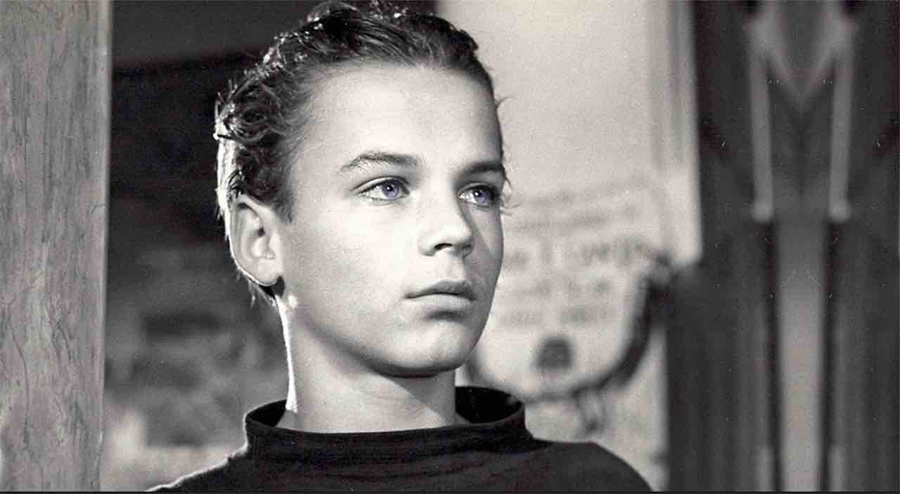 Questo ragazzino oggi è una star delle fiction italiane: lo riconoscete?