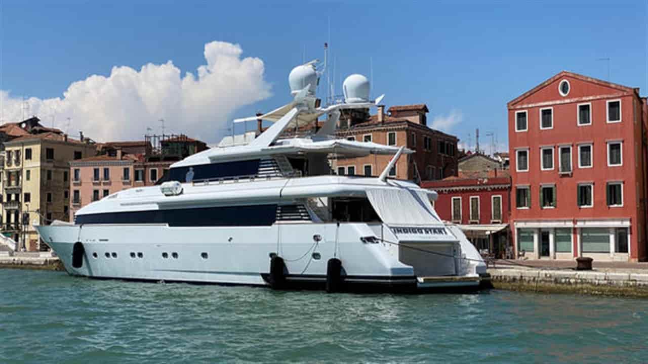 mega yacht a venezia