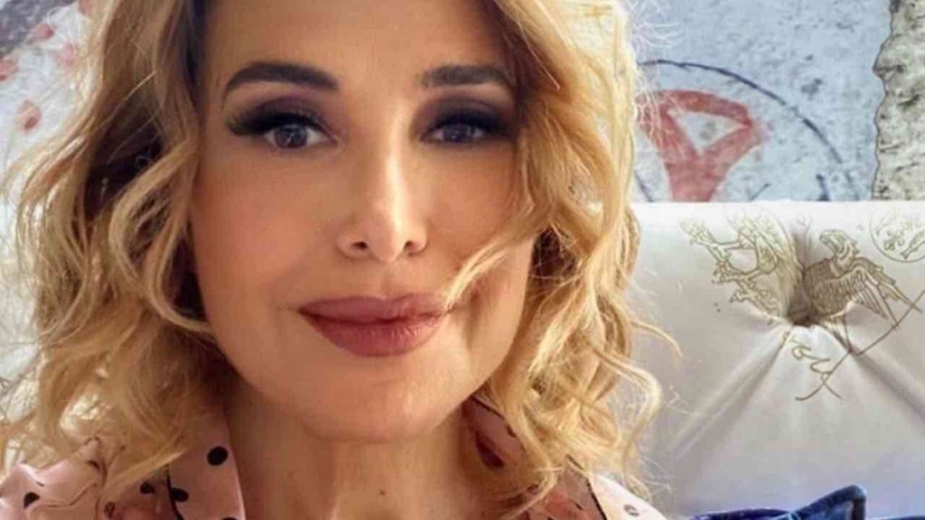 Barbara D’Urso pubblica una sua foto da giovane: eccola diversissima
