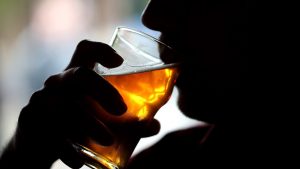 Birra invenduta causa lockdown trasformata in distillato: nasce "Smells like Brussels spirit"