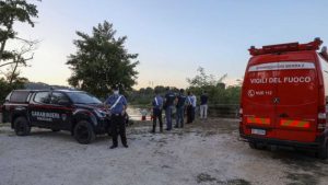 Elicottero nel Tevere