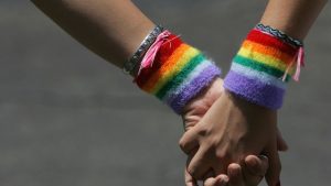 Eurispes, 59,5% italiani favorevole a matrimoni gay e solo 42% ad adozioni