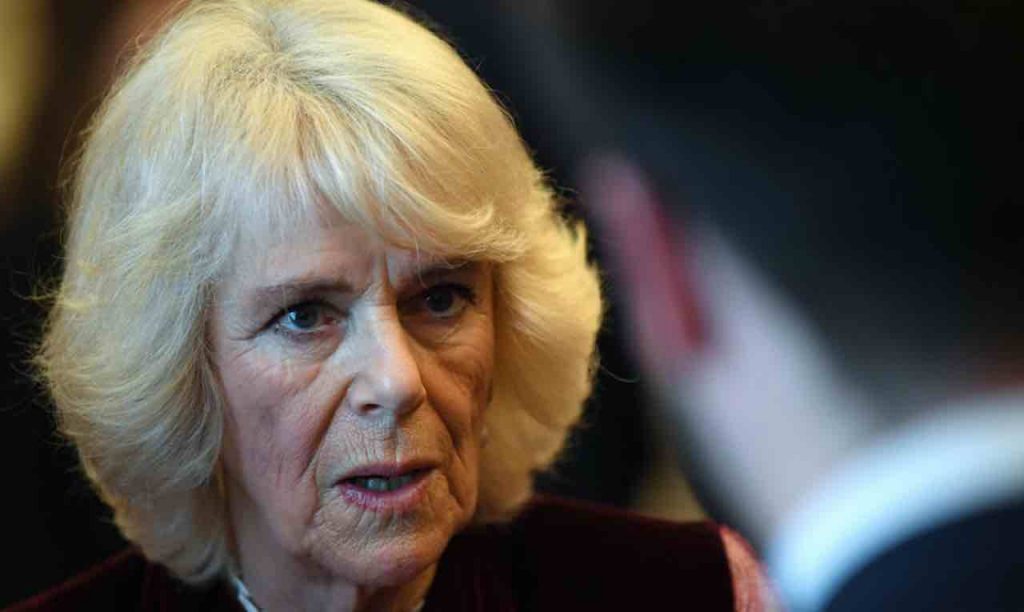 Camilla di Cornovaglia, paura per la sua salute: non riesce più a…