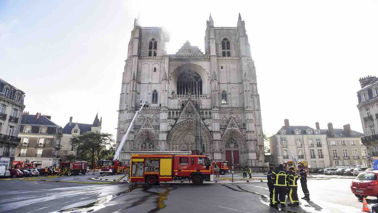Cattedrale di Nantes in fiamme - Meteoweek.com