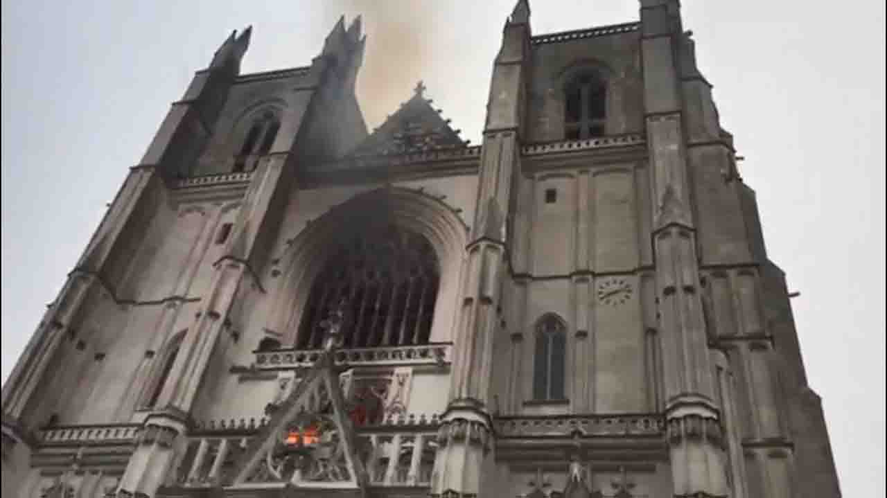 Cattedrale di Nantes incendio doloso