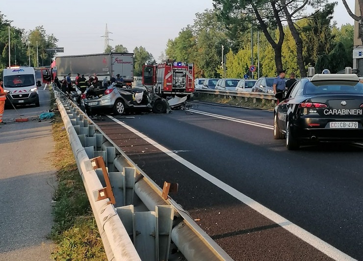 Incidente mortale Usmate Velate muore 27enne brianzolo Fabio Carzaniga