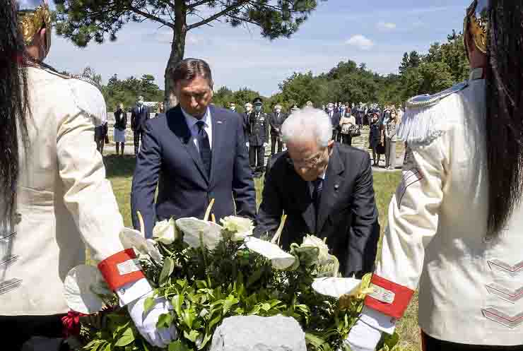 Storico incontro Mattarella Pahor Trieste mano nella mano