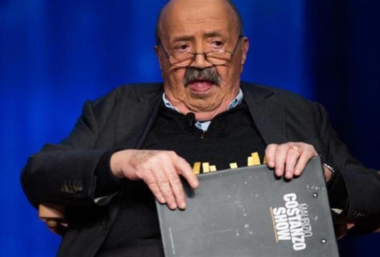 Maurizio Costanzo abbraccio