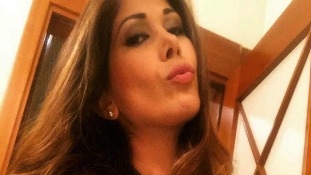 Lei è la sorella di una delle showgirl più belle: la somiglianza è notevole