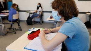 Scuola, ecco le nuove norme: si accorciano le ore e in classe a rotazione