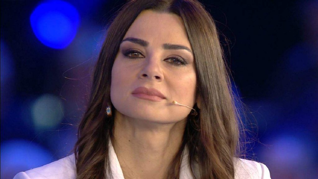 Serena Enardu, conoscete la mamma? Bionda e bellissima [FOTO]