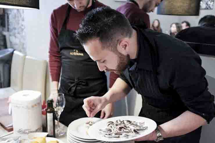 Valerio Laino titolare Peperoncino d'Oro Roma no politici nel ristorante protesto contro il governo