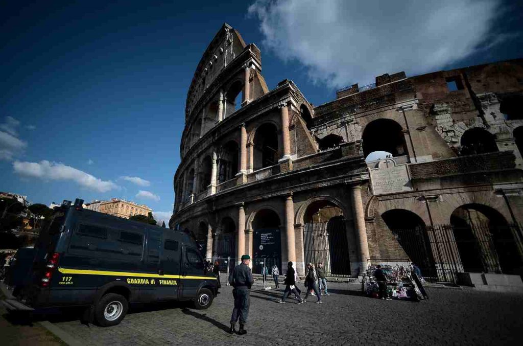 Camorra: blitz nella Capitale, 28 ordinanze per il clan Senese