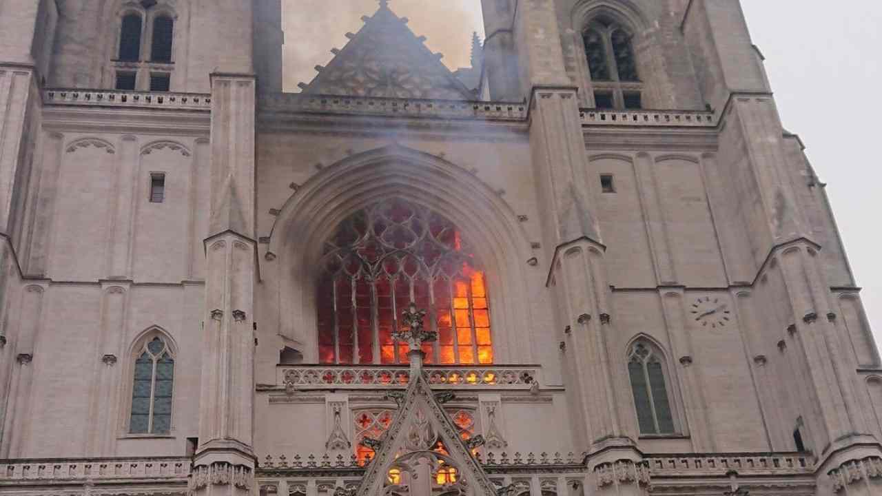 incendio-cattedrale-nantes