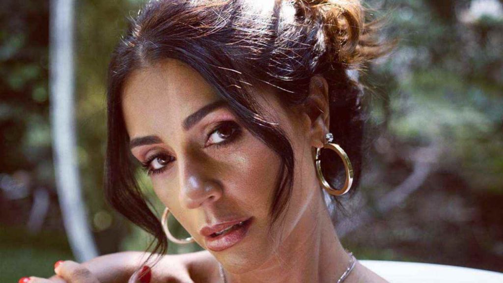 Raffaella Mennoia bersaglio dei maligni | Silenzio stampa dopo Uomini e Donne