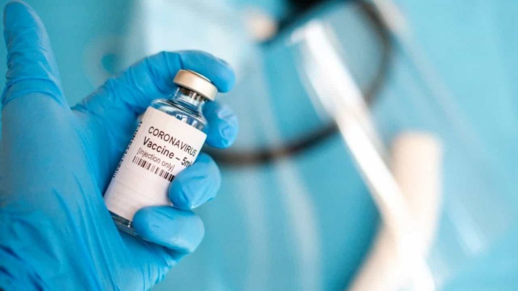 Vaccino coronavirus, dai test di Oxford ottenuta forte risposta immunitaria