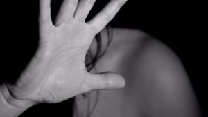 ragazzina violenza sessuale