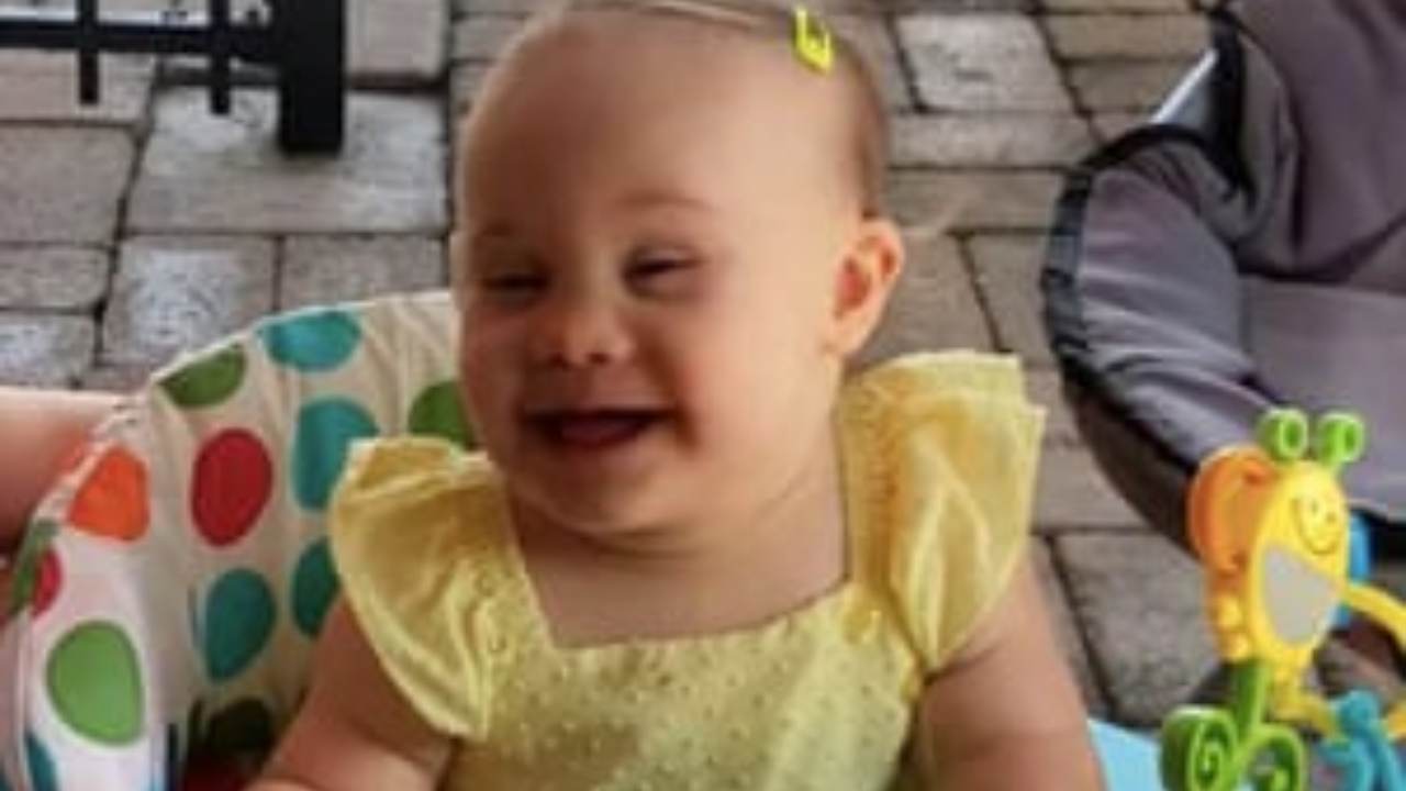 Bimba fatta morire di fame in culla e mangiata da topi: commovente memoriale con farfalle