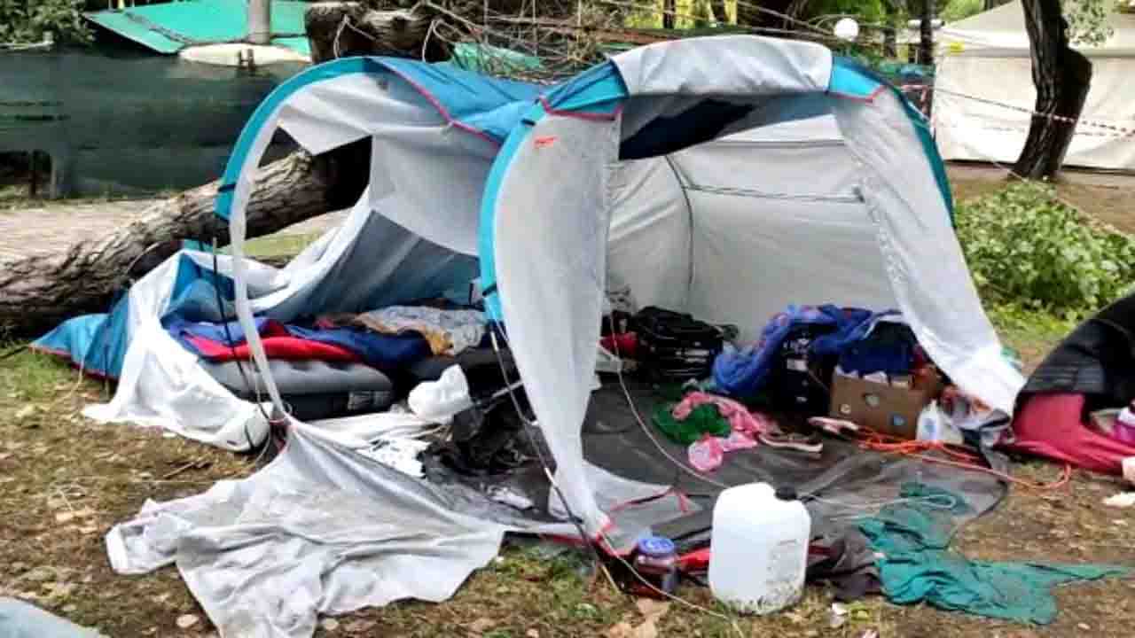 Mal tempo albero cade e uccide due sorelle 