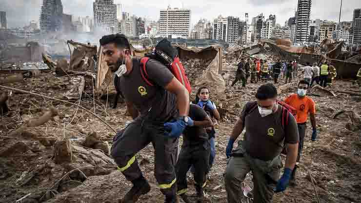 Beirut recupero corpi manifestazioni contro il governo