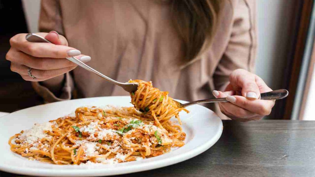 Mangia solo pasta da 20 anni : oggi rischia di perdere la…